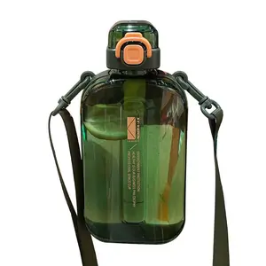 2023 Moderne hochwertige 750ml bpa-freie Wasser flasche mit großer Kapazität Outdoor-Sport-Fitness-Plastik flasche mit Riemen