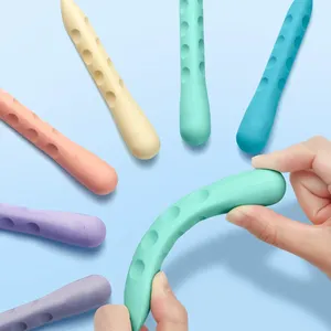 ออกแบบใหม่ Macaron ดินสอสีรูปร่าง TPR วัสดุยางลบยางสำหรับเด็ก