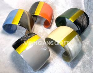 Pulsera Artesanal de Cuerno de Búfalo de Minh Giang, Cuerno Natural Pulido, Joyería Artesanal Ecológica - Product Image 4