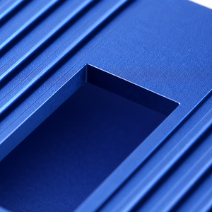 Boîtier de contrôle en aluminium extrudé OEM, anodisé bleu, pour projets électroniques, avec perçage, peinture et sérigraphie, pour cartes PCB et instruments. - Product Image 2