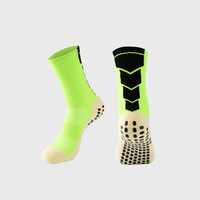 Vente en gros de chaussettes de football personnalisées Chaussettes de football d'élite Chaussettes de sport pour hommes avec logo personnalisé Jacquard à la mode