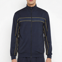 Veste de survêtement bleu marine pour homme avec fermeture éclair intégrale, coutures jaunes, col montant, design sportif, polyester respirant, idéale pour l'automne