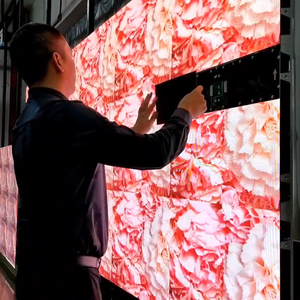 شاشة LED داخلية فائقة النحافة بدقة 4K بتقنية GOB SMD بمقاسات P1.5 وP1.86 وP2 وP2.5 وP3 لعرض الفيديو على الحائط في استوديوهات الوسائط المتعددة - Product Image 4