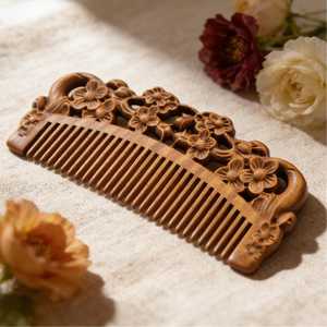 Peine de masaje de loto de madera tallado a mano, peine natural de neem para mujer, ¡el más vendido! - Product Image 1