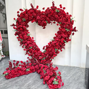 Teste di Fiori di Rosa Artificiali in Velluto Fatti a Mano, Arco Floreale a Forma di <span class=keywords><strong>Cuore</strong></span> Rosso per Sfondo Matrimoniale - Product Image 4
