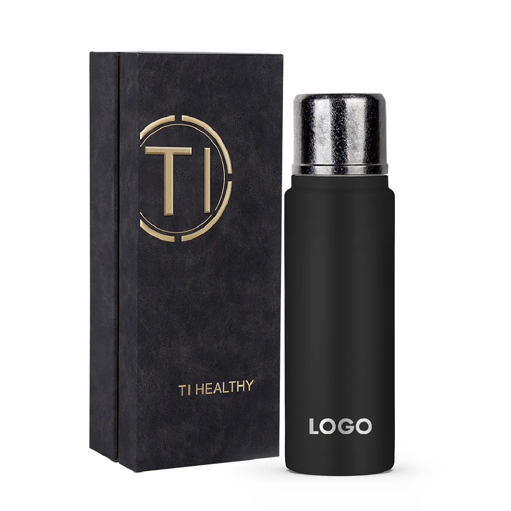 Botol air Titanium dinding ganda ramah lingkungan 22oz terisolasi menjaga minum segar botol Titanium Logo disesuaikan