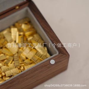 Caja de almacenamiento rectangular de madera de nogal con pomo dorado para regalo o colección de monedas - Product Image 4
