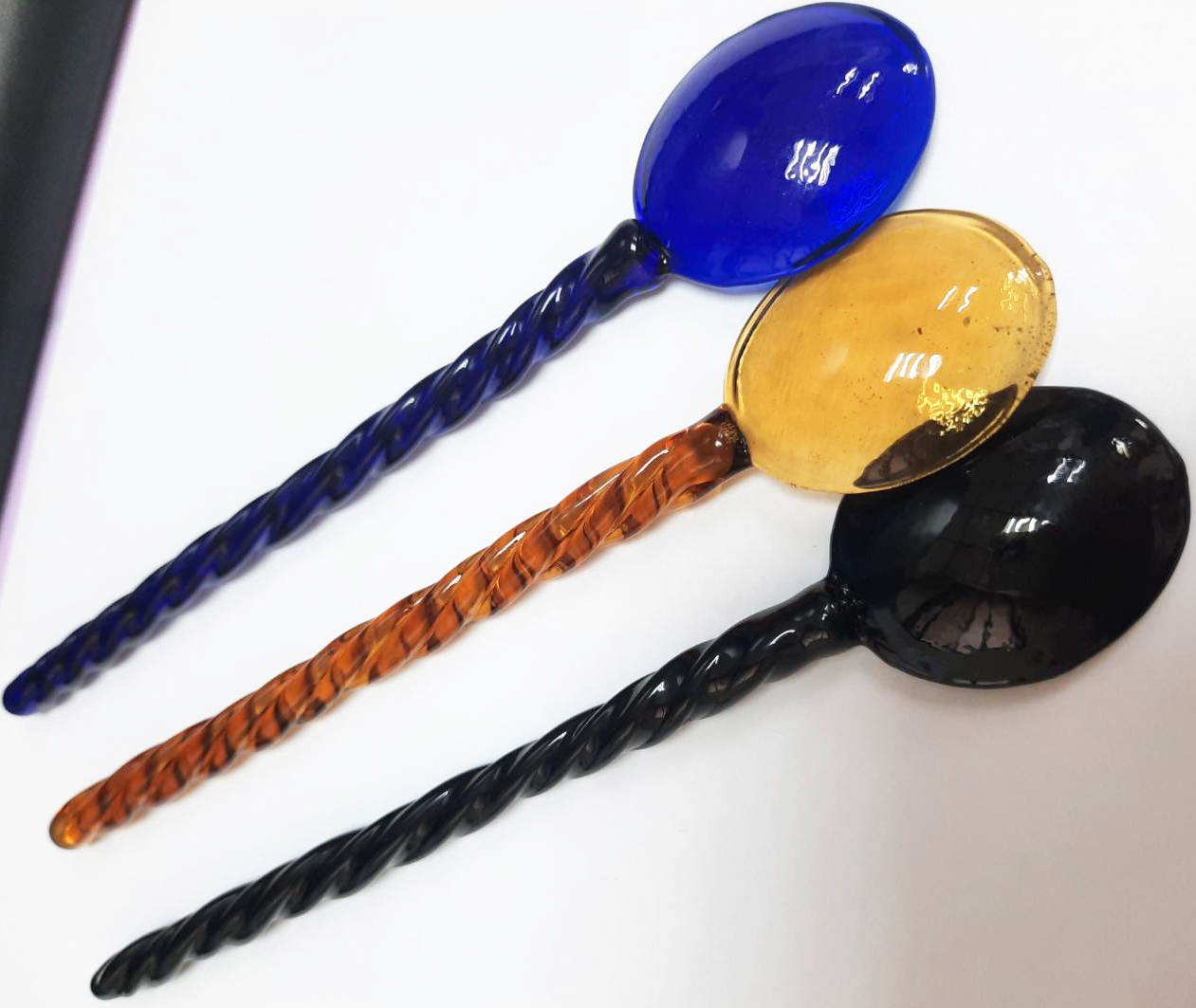 สีน้ำเงิน