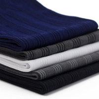 Vente en gros été 10 paires de chaussettes pour hommes boîte de cadeaux d'affaires chaussettes couleur unie polyester mince soie glacée hommes chaussettes d'affaires respirantes