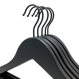 Perchas de madera de lujo con logotipo a precio competitivo, fabricante mayorista de perchas de madera para adultos - Product Image 4