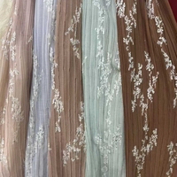Kain Plisket Kerut Tahan Kusut dengan Bordir Aplikasi Bunga Putih untuk Abaya Wanita Sederhana, Gaun Maxi, Dapat Disesuaikan