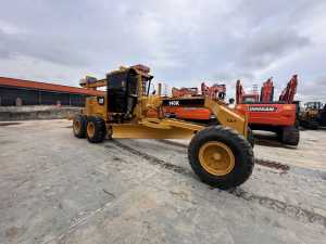 รถเกรดเดอร์มือสอง Caterpillar 140K ของแท้จากญี่ปุ่น CAT 140K พร้อมใบมีด 3.7 เมตร สำหรับงานก่อสร้างถนน - Product Image 6