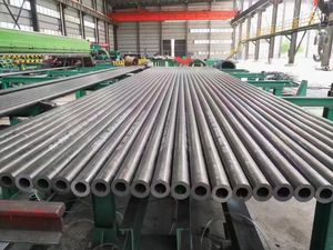 Tubos de aço sem costura Em estoque China Fabricante profissional Large Stock Supply Standing Stock 60 000 Toneladas - Product Image 6