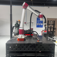Station de soudage robotisée personnalisable de 750 W avec moteur et boîte de vitesses, cobot de soudage contrôlé par PLC pour la construction en aluminium