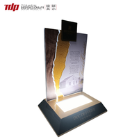 Support de bouteille de vin lumineux en acrylique de haute qualité TDP pour bar à vin, avec motif de montagne enneigée