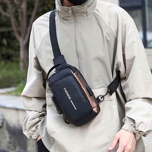 Sac bandoulière antivol USB imperméable pour homme, idéal pour les voyages en extérieur, petite taille, collection printemps - Product Image 6