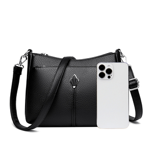 Sac messager en PU à motif géométrique tendance avec fermeture éclair et rivets, portable, durable, sangle réglable pour usage quotidien - Product Image 4