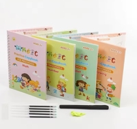 Lot de 4 cahiers de calligraphie réutilisables pour l'écriture anglaise – Cahiers magiques d'entraînement pour enfants d'âge préscolaire