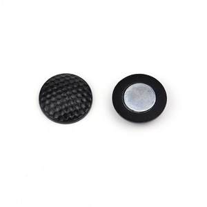 Marcador de Pelota de Golf 3D, Marcador de Posicionamiento Magnético, Fuerte Imán de Aleación de Zinc y Acero al Manganeso, Uso en Exteriores, Color Amarillo, Negro y Café - Product Image 4