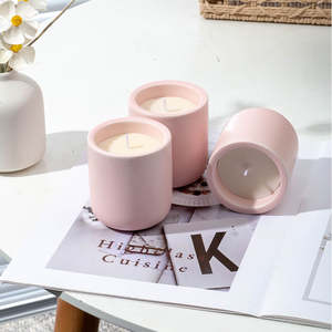 AIKUN Bougie parfumée à l'huile essentielle en céramique moderne fabriquée à la main, cire de soja naturelle, aromathérapie pour la maison, décor de relaxation pour Noël - Product Image 2