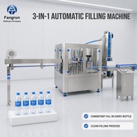 Machine industrielle automatique à grande vitesse pour le rinçage, le remplissage et le bouchage de bouteilles en PET et en verre pour eau potable pure et minérale