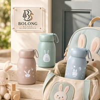 Bouteille en verre cylindrique personnalisée avec logo, 320 ml, motif lapin mignon, bouchon à vis, manchon en silicone, portable, écologique, pour boissons
