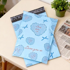 Sacs d'expédition en polyéthylène imprimés en nuage, résistants aux déchirures, pour vêtements, sacs d'expédition personnalisés, auto-scellants, polymailers bleu clair - Product Image 4