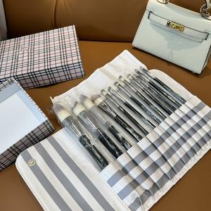 Ensemble de 12 pinceaux de luxe neufs avec pochette de voyage, pinceaux doux pour le blush, les sourcils, le contour et les lèvres, personnalisation de la marque privée - Product Image 2
