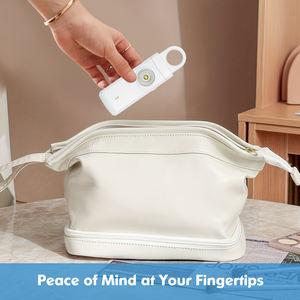 LLavero de alarma de seguridad personal recargable de nuevo diseño personalizado con luz estroboscópica LED 130dB alarma de sirena para autodefensa de mujeres - Product Image 5