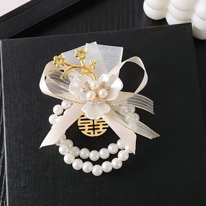 Bracelet de poignet de mariée en perles et peptides Xi, accessoire floral pour mariage - Product Image 3