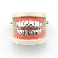 Qushine Grillz pour dents supérieures et inférieures, plaqué or véritable, style crocs de vampire, tendance Hip-Hop, pour femmes et hommes, cadeau
