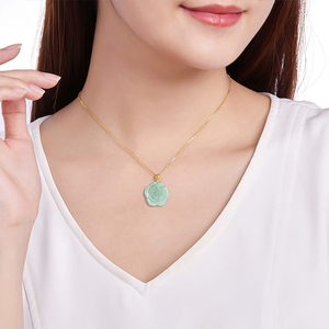 หยกเจไดต์แท้เกรด A พร้อมตัวล็อกทองคำ 18K จี้หินควอตซ์สีน้ำเงินอมชมพูเกรดไอซ์ - Product Image 1
