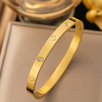 Bracelets tendance en acier inoxydable plaqué or 18 carats avec zircon, motif trèfle porte-bonheur et cœur, pour femmes, prix de gros abordable