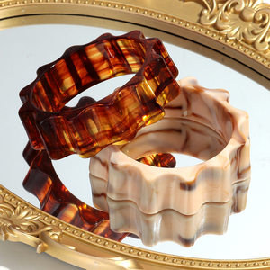 Punk Cá Tính Hình Học Vòng Đeo Tay Đầy Màu Sắc Đá Cẩm Thạch Không Thường Xuyên Bánh Cổ Tay Trang Sức Acrylic Vòng Đeo Tay Vòng Đeo Tay Cho Phụ Nữ Và Nam Giới - Product Image 5