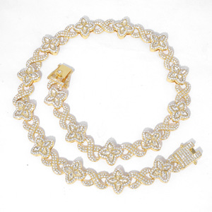 Ensemble Collier et Bracelet Chaîne Cubaine Fleur Sertie de Strass Dorés Style Hip Hop pour Femmes et Hommes, Vente en Gros, Bijoux Tendance, Coffret Cadeau - Product Image 5