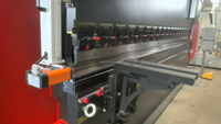 Presse plieuse CNC 160 tonnes/3200 mm 4+1 axes avec contrôleur Delem DA53T, programmation 2D