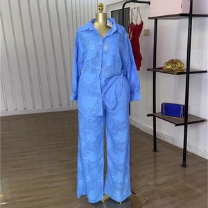 Nuova Collezione Completo Due Pezzi da Donna - Camicia a Maniche Lunghe con Colletto e Tasche Applicate, Vita Alta - Product Image 2