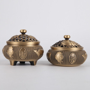 Brûleur d'encens en cuivre sculpté Tongpu Craftsman avec cinq bœufs et trois pieds, en cuivre pur, pour encens de santal d'intérieur domestique - Product Image 1