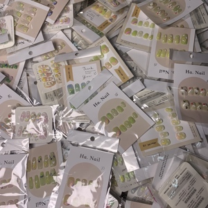 Faux ongles à presser faits main en acrylique, couvrance totale, luxe, forme carrée, motif fleur 3D, style sac surprise, styles <span class=keywords><strong>et</strong></span> tailles aléatoires, vente en gros - Product Image 4