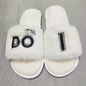 Mariage intérieur-extérieur léger à bout ouvert pour femmes pour pantoufles nouveau style en peluche blanche avec semelle extérieure en EVA pour l'hiver - Product Image 2