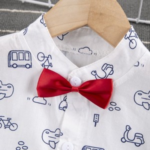 สินค้าขายดีในจีน เสื้อยืดเด็กแขนสั้นลายการ์ตูนผูกโบว์ คอปกผ้าฝ้ายสีฟ้าอ่อน กางเกงเอี๊ยมสีฟ้าอ่อน - Product Image 3