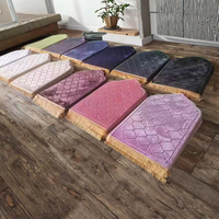 Tapis musulman antidérapant en mousse à mémoire de forme personnalisé en gros Tapis de sol de luxe souple pour genoux front cadeau Tapis de prière