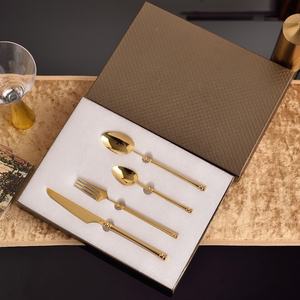 Vente en gros de couverts en acier inoxydable 304 lisse de style nordique or et argent, ensemble de 4 pièces - Product Image 1