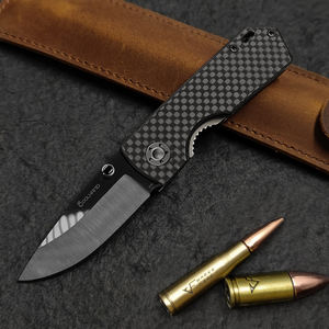 Navaja Plegable Ligera de Fibra de Carbono de 5.2'' con Hoja de Cerámica Negra Pulida de 2'' para Uso Diario, con Anillo para el Pulgar Ambidiestro - Product Image 1