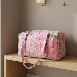 Bolsa de Viaje Acolchada de Algodón con Estampado Artesanal de Lujo, Hecha a Mano, Ligera, Duradera, Espaciosa, Perfecta para Viajar - Product Image 3