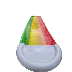 Toboggan aquatique gonflable OEM en PVC arc-en-ciel pour enfants, avec fonction de pulvérisation, pour usage domestique - Product Image 3