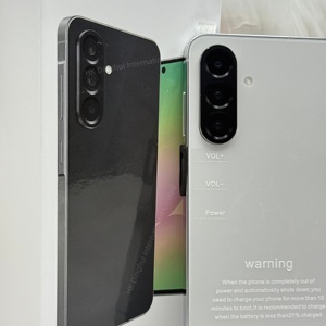 สมาร์ทโฟน A56 5G ดีแคคอร์ กล้อง 108MP หน่วยความจำ 16GB+1TB รองรับ LTE CDMA ภาษาฝรั่งเศส ภาษาสเปน หน้าจอ LED สีดำและสีขาว รองรับซิมคู่ - Product Image 3