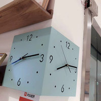 Horloges murales d'angle LED double face en gros, horloges murales silencieuses à quartz à angle droit de 90 degrés avec lumières d'ambiance