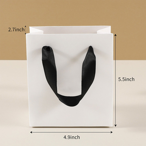Custom Logo Wholesale Luxury Gift Shopping Bags Handles Recyclable Packaging Underwear Clothing Socks Jewelry Packaging Bag - Product Image 5