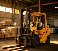 Carrello Elevatore Elettrico RONGYU RY100 da 2,5 Tonnellate con Batteria agli Ioni di Litio 60V/220V, Pneumatici Solidi, Traslatore Laterale Idraulico e Lunga Autonomia